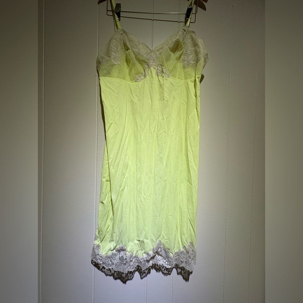 Vintage neon yellow nightie 60’s 70’s small